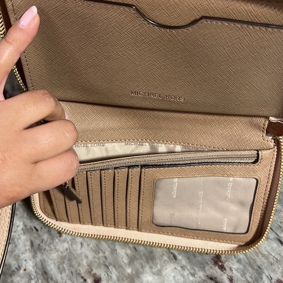 Michael kors wallet - Picture 4 of 6